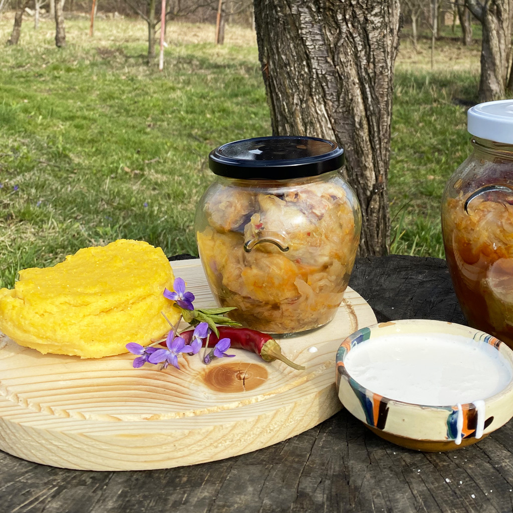 Cabbage rolls in a jar