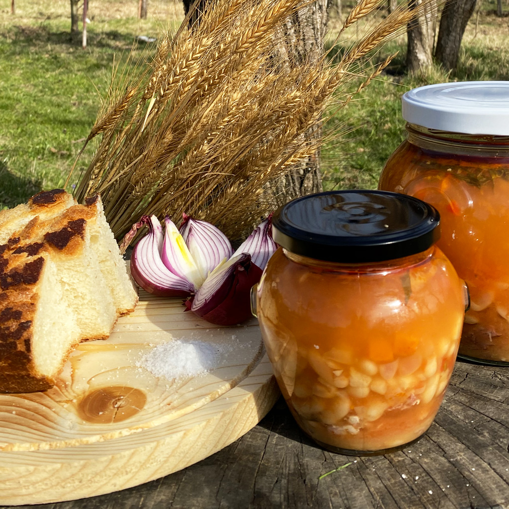 Ciorbă de fasole cu ciolan afumat la borcan